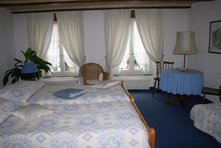 Hotel Zum Alten Schweizer Twann Cameră foto